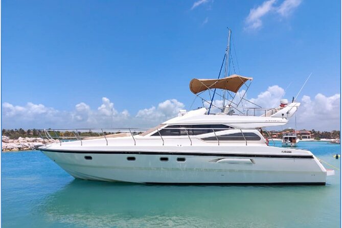3 Hour Xpu-Ha - 47' Azimut, Tulum, Playa del Carmen, Riviera Maya - Boarding the 47-foot Azimut