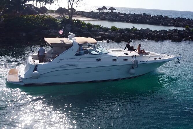 4 hours - Private 48ft Yacht all inclusive in Tulum and Playa del Carmen - The 45-minute sail to the INAH reef
