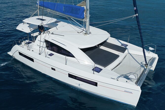 4H Lux 40' Catamaran All-Inclusive in Tulum and Playa del Carmen. - How the crew handles changing conditions
