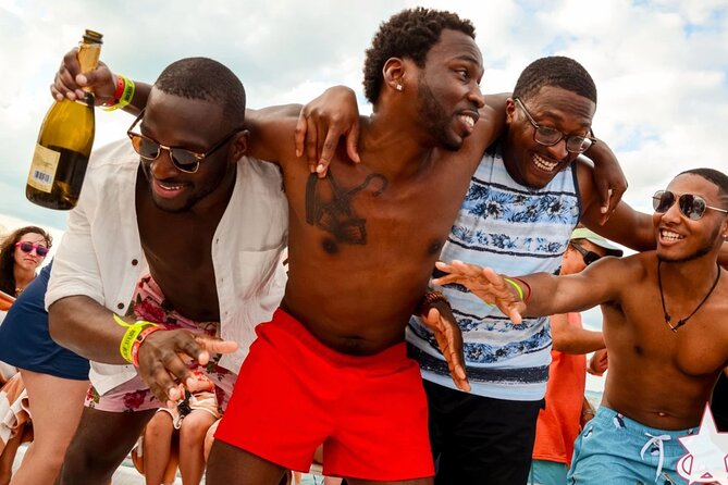 Adults only Hip Hop Sessions Boat Party Cancun - What the open bar really means