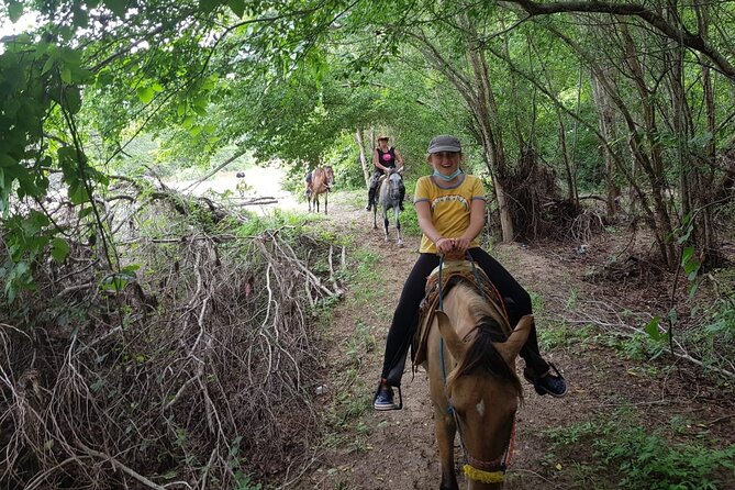 Aguas Termales a Caballo - Riding the Manialtepec River Valley