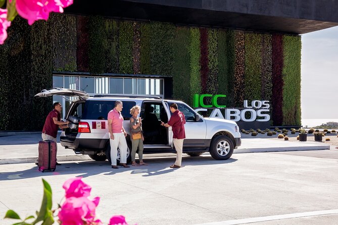 Airport Roundtrip Private Transportation - How the $220 Price Works for a Group