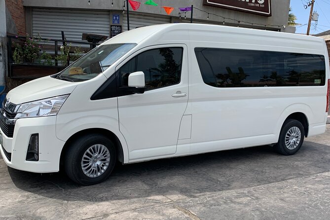 Airport transfers and all - The 40-minute ride to Cabo San Lucas