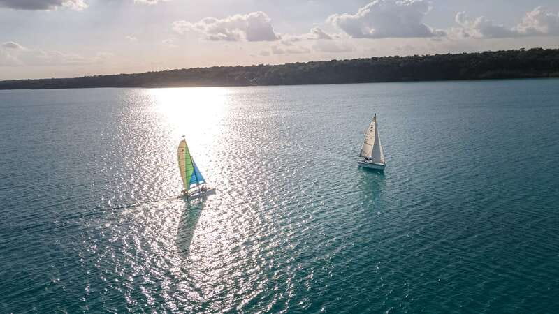 Bacalar: Group Sailing Tour with Guide - Setting out across Bacalar’s warm lagoon