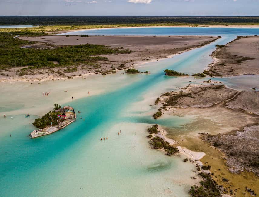 Bacalar: Lagoon Sailing Tour with Snacks and Drinks - Setting out across Bacalar Lagoon