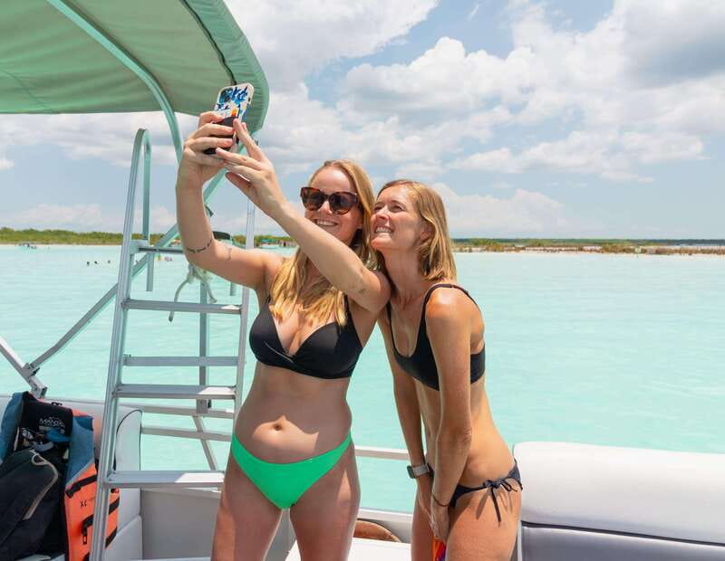 Bacalar: Lake of Seven Colors Pontoon Tour with Fruit - The guides make the difference