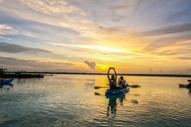Bacalar Sunrise in Kayak - Breakfast after the paddle