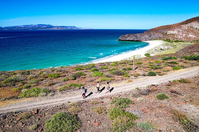 Balandra & Tecolote: hike, kayak and snorkel in paradise - Group size, guides, and the feel of the day