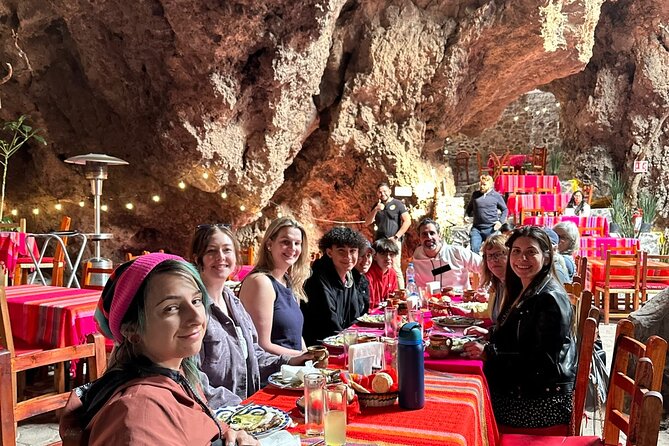 Balloon flight + pick up in CDMX + Breakfast in Cave + Pyramids - Who should book this experience?