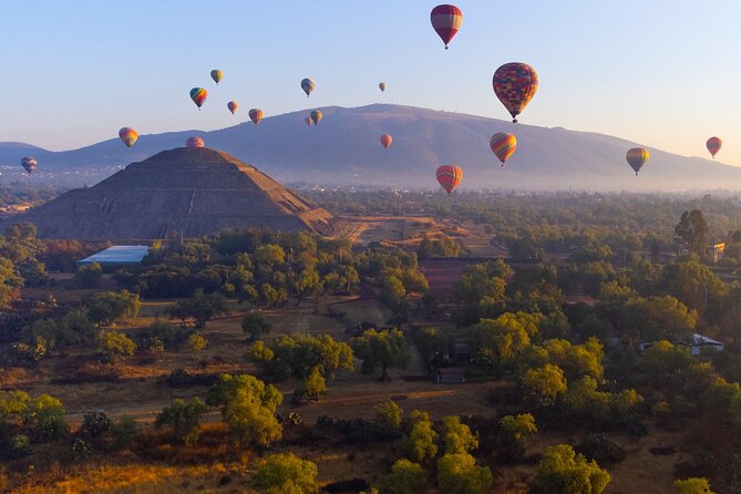 Balloon flight + pick up in CDMX + Breakfast in Cave + Teotihuacan - La Cueva makes breakfast memorable