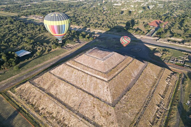 Balloon Flight with Breakfast in Cave and Pyramids of Teotihuacan - Coffee, check-in, and the balloon launch