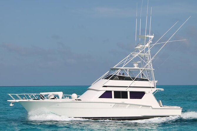 Biggest Luxury Yacht Boat Best in Cancun up to 28 pax - A Big Yacht for a Private Cancun Day