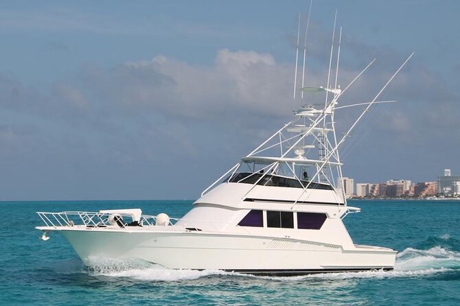 Biggest Luxury Yacht Boat Best in Cancun up to 28 pax - Music, Food, and Drinks You Control