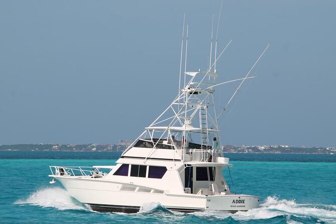 Biggest Luxury Yacht Boat Best in Cancun up to 28 pax - Service, Atmosphere, and Group Fit