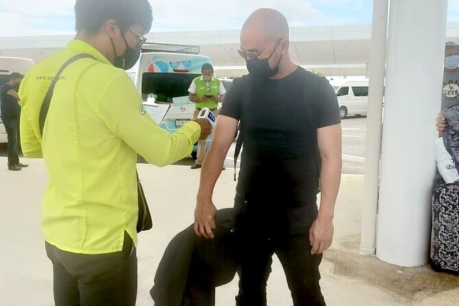 Black Luxury Van WiFi arrivals aboard from Cancun Airport - One-way means one-way