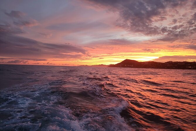 Cabo Arch Sunset Yacht Tour - Dinner & Drinks — Up to 18 Guests - How the timing changes through the year