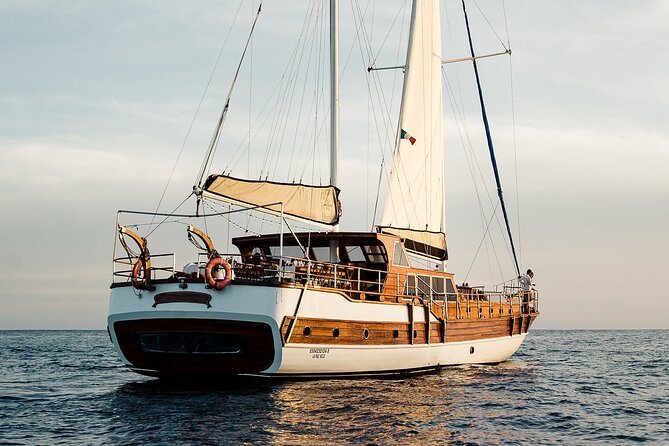 Cabo San Lucas Luxury Sailing Yacht and Dinner with a Chef - Who should book this sunset yacht cruise
