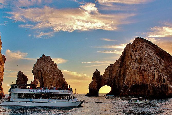 Cabo San Lucas Sunset Dinner Cruise with Open Bar - Boat size, crowding, and the possibility of a different vessel