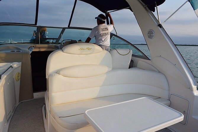 Cancun Bay Private 2-Hour on a Luxury Yacht - Meeting point and basic practical details