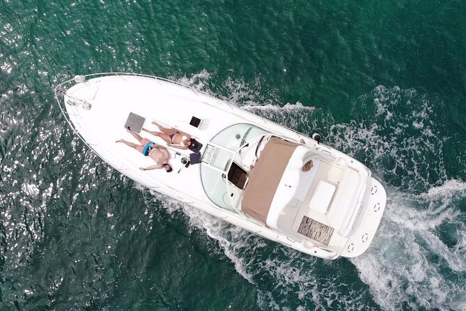 Cancun Bay Private 2-Hour on a Luxury Yacht - A private yacht made for celebrations