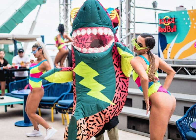 Cancún: Coco Bongo Beach Party Experience - Tables, sections, and the pressure to upgrade