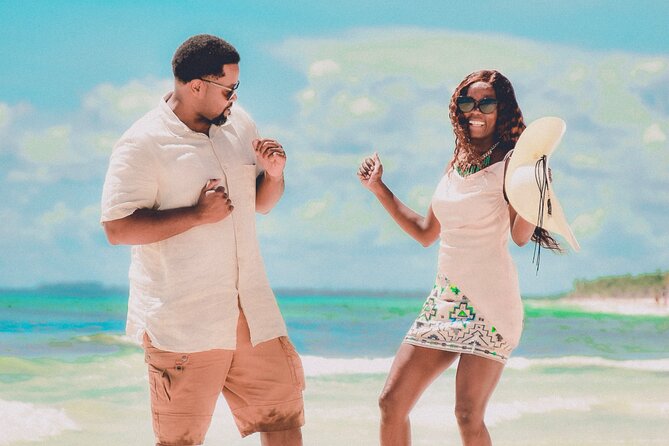Cancun Exclusive Photoshoot Session - Choosing between downtown, beach, and resort locations