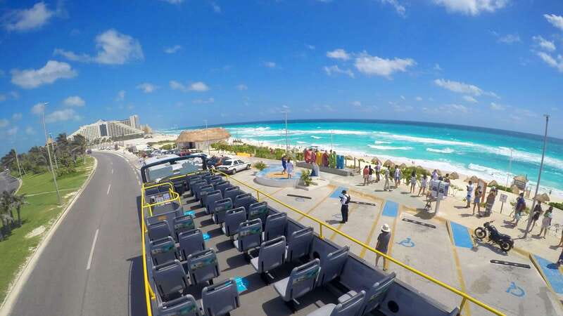 Cancun: Hop-On-Hop-Off Sightseeing Bus Tour - Centro circuit: Mercado 28, Parque Kabah, and city life