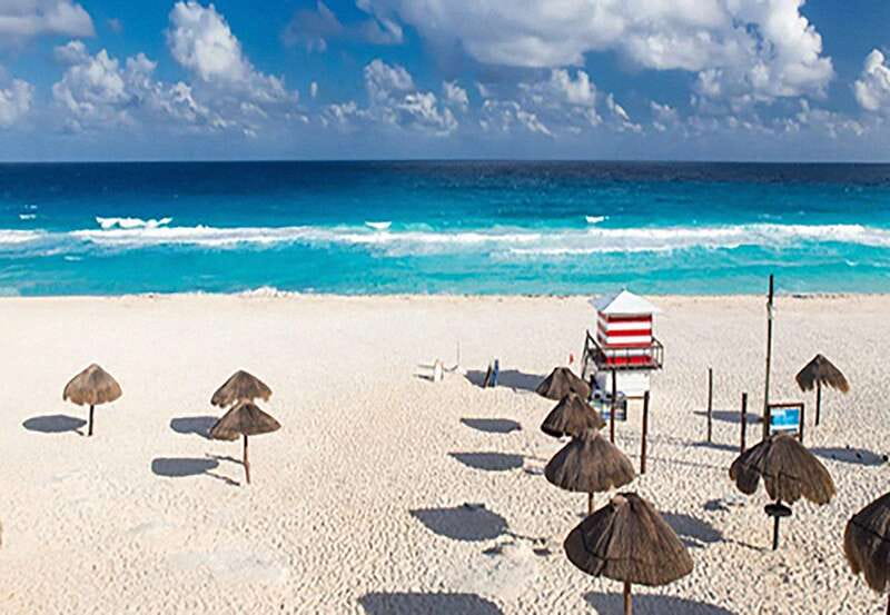 Cancun: Hop-On-Hop-Off Sightseeing Bus Tour - Malecón Tajamar and Plaza de Toros