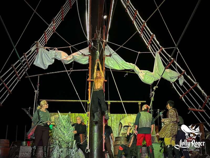 Cancún: Jolly Roger Pirate Dinner Cruise 2025 - Who will enjoy this pirate dinner cruise