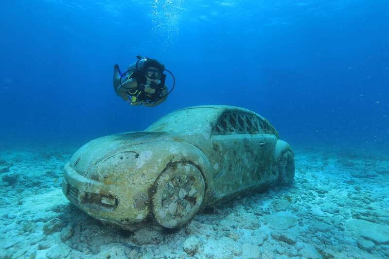 Cancun: Scuba Diving for Beginners, 2 Dives - Boarding the boat at 9:30 AM
