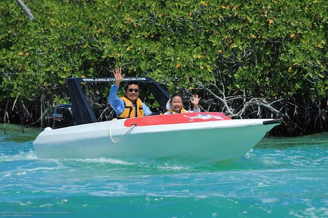 Cancun speedboat and snorkel tour: shared speedboat - What the guides add to the experience