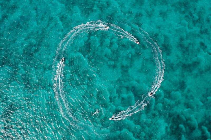 Cancun: Speedboat tour to a Virgin Beach - Taking the wheel in Chacmuchuc Lagoon
