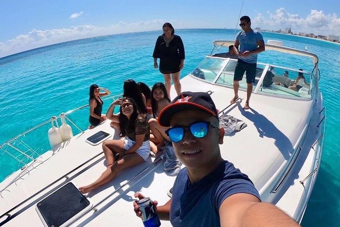 Cancun yachts rental BEATIFUL YACHT 46FT, 15 PAX MAX 25P6 - Music, air conditioning, and the practical comforts