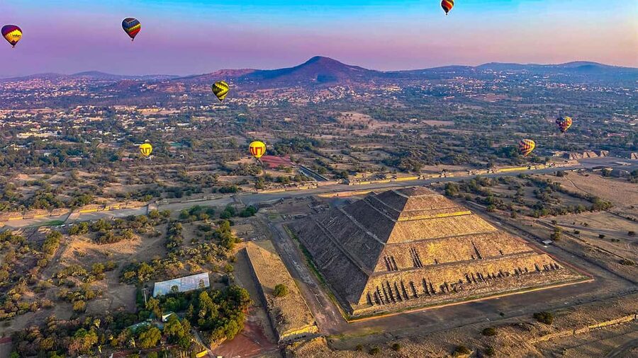 CDMX: Teotihuacan Hot Air Balloon with Breakfast - The obsidian workshop and tequila tasting