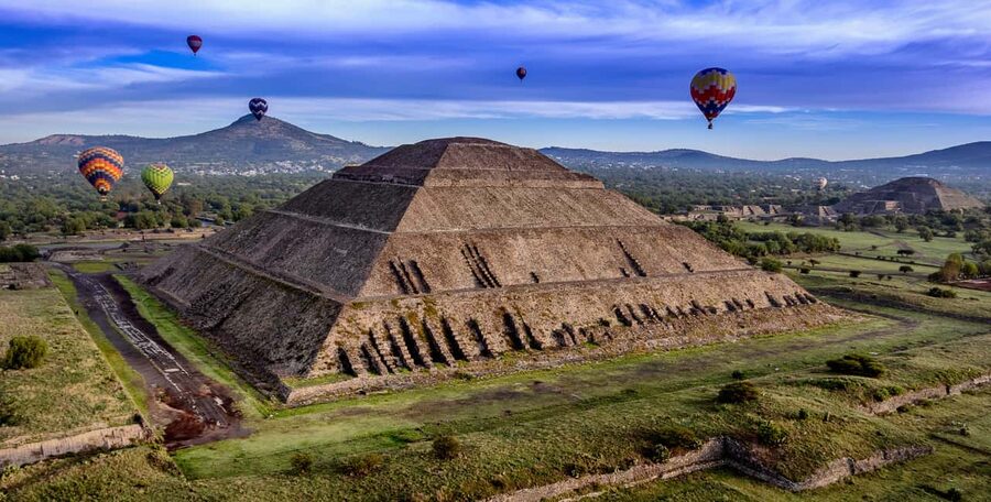 CDMX: Teotihuacan Hot Air Balloon with Breakfast - Price, guides, and overall value at $160