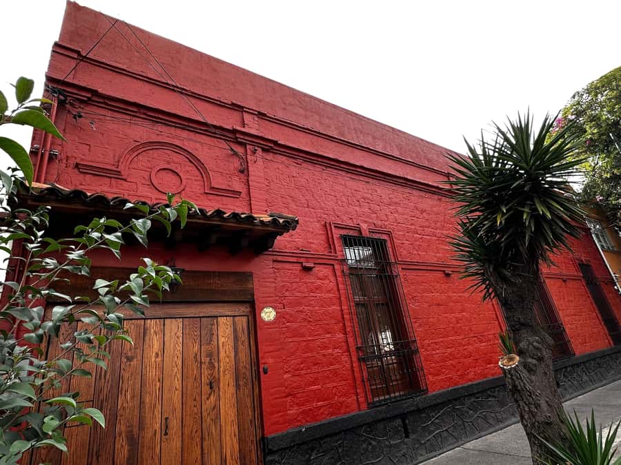 CDMX: Xochimilco, Coyoacan, Frida Kahlo Museum & Murals Tour - The artisan cooperative stop starts the day