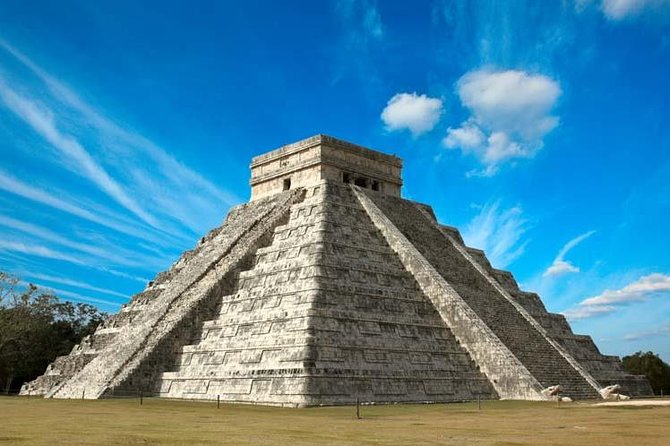 Chichén Itzá Ancestral Tour from Cancún with Cenote - A quick stop in Valladolid