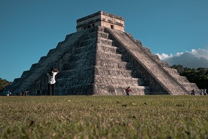 Chichén Itzá, Cenote and Valladolid with Lunch and transportation - Lunch, the Maya store, and the extra sales stop