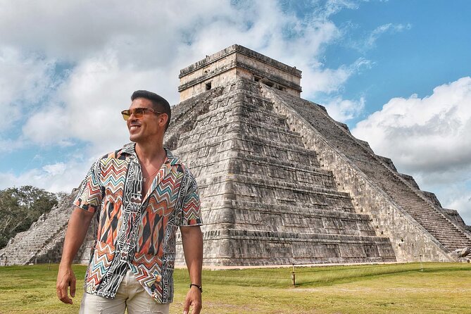 Chichén Itzá, Cenote Suytún, and Cenote Ikkil Guided Tour - Language, guides, and group management