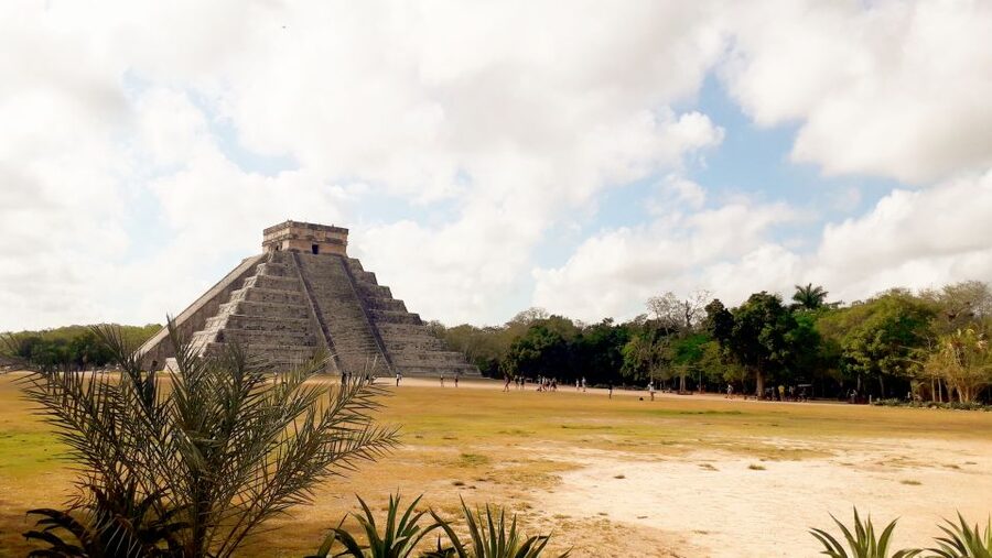 Chichén Itzá Skip-the-Line Entrance Ticket - A self-guided route works best with a little planning