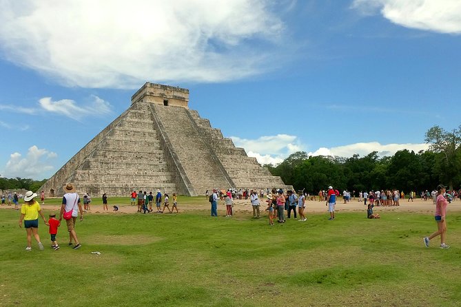 Chichen Itza, Suytun and Ik-Kil Cenote - Suytun Cenote and its famous stone platform