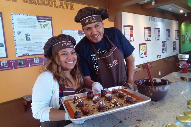 Chocolate and truffles workshop - Learning how cacao becomes chocolate