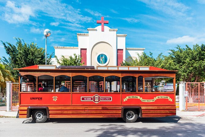Cozumel City Tour By Trolley - Photos at the Cozumel sign, flag, and bay