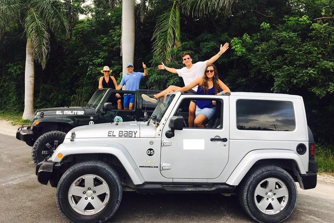 Cozumel Private Jeep Tour with Snorkeling Experience and Lunch - Money Bar combines lunch and water time