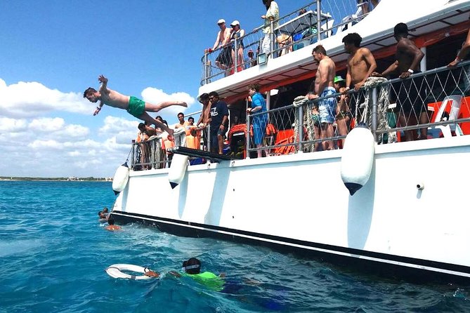 Dancer Cruise Isla Mujeres Snorkel Food and Drinks Included - Breakfast and the first hour on board