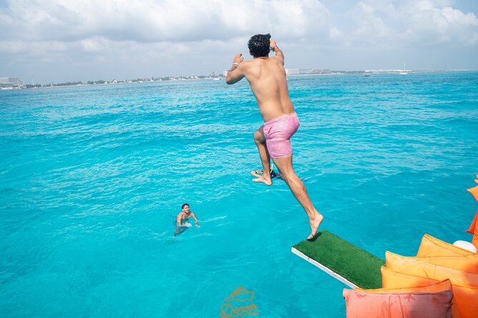 Dancer Cruise Isla Mujeres Snorkel Food and Drinks Included - Lunch with fajitas, ceviche, and an open bar