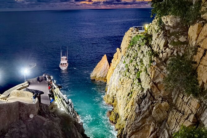 DeLuxe Cliff Divers+Sunset Exhibition byNight w/Different Options - Watching the show from La Perla