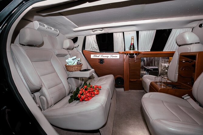 Deluxe GMC Limousine from CUN Airport to Cancun Hotel Zone - What the 30-minute ride is really like