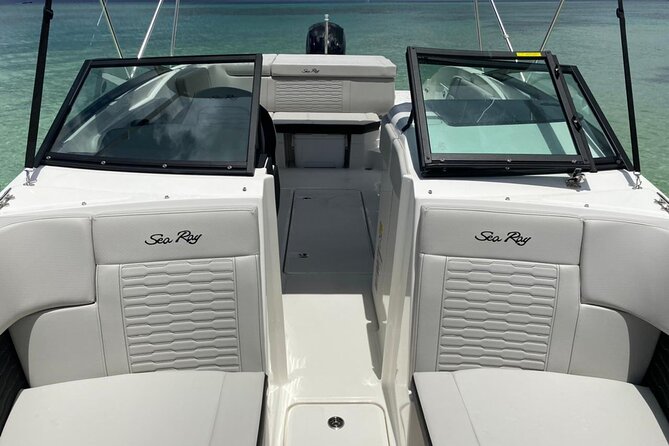 Deluxe Private Boats - 24 ft Sea Ray - Who gets the best value from this trip