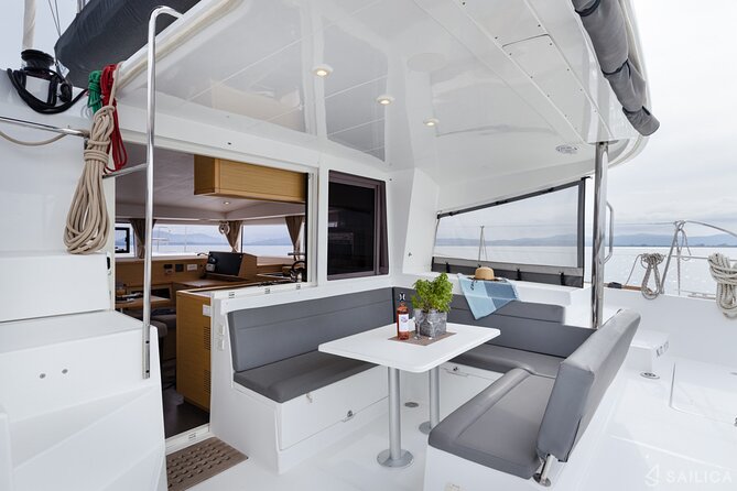 Deluxe Private Boats - 40 ft Catamaran - Paddleboarding, floating, and time on deck